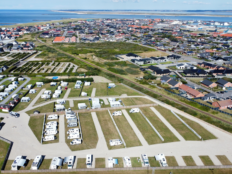 Wohnmobilstellplatz: Thyborön Camping Hotel und Hüttendorf