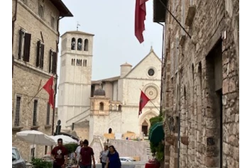 Wohnmobilstellplatz: Gasse in Assisi - Agriturismo Il Girasole