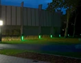 Wohnmobilstellplatz: Freie Säulen leuchten grün, nach Buchung per QR-Code an der Säule zeigt die Kontroll-Leuchte rot und ist für Sie reserviert - auch wenn Sie mal unterwegs sind.  - Safe Harbour Vreden "Am Kult"